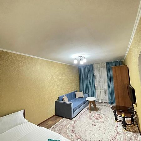 Квартира Рядом Арбата, Гоголя 92 Алматы Экстерьер фото