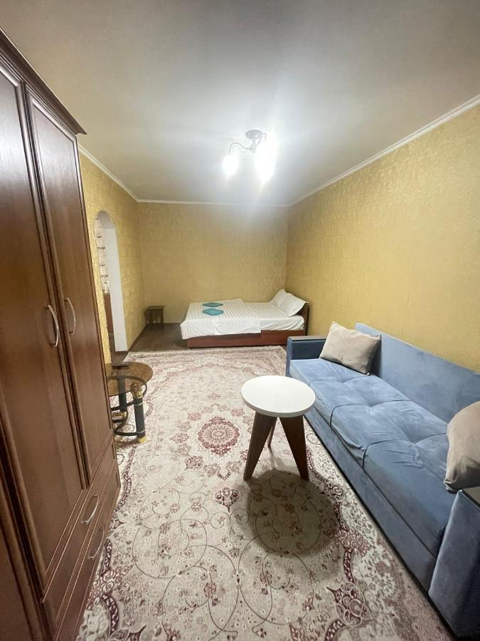 Квартира Рядом Арбата, Гоголя 92 Алматы Экстерьер фото