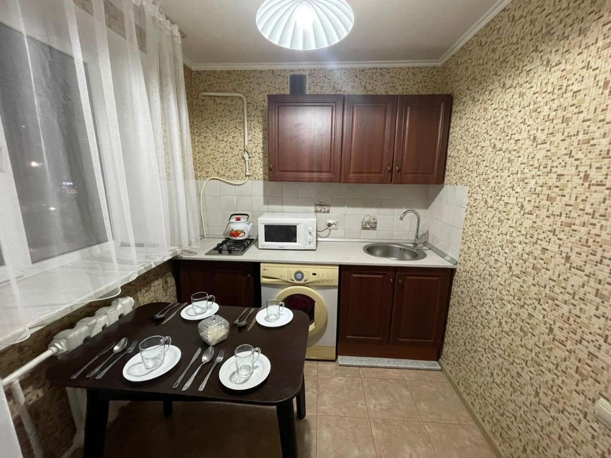 Квартира Рядом Арбата, Гоголя 92 Алматы Экстерьер фото