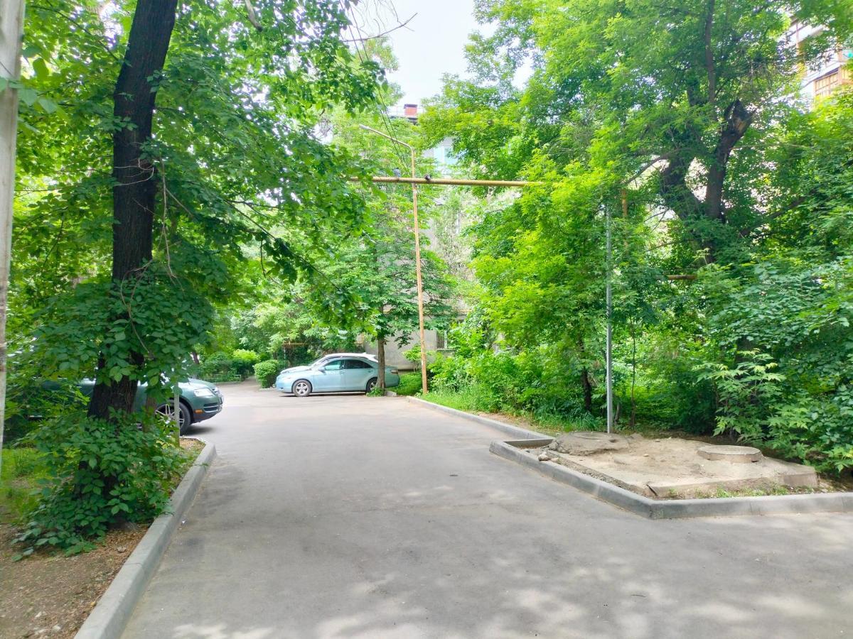 Квартира Рядом Арбата, Гоголя 92 Алматы Экстерьер фото